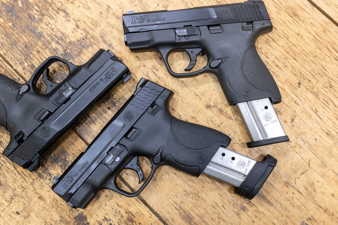 SMITH AND WESSON M&P40 Shield 40 S&W Police Trade-in Pistol (Very Good Condition)